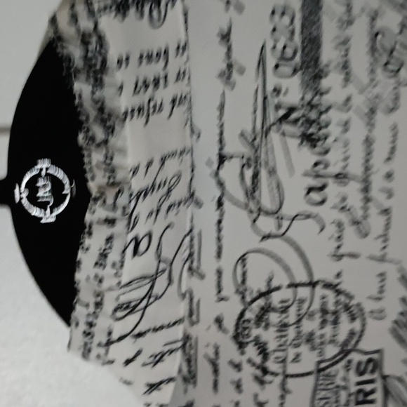 T Tahari Large Hidden Button Front With Bell Type Sleeve - Picture 9 of 11